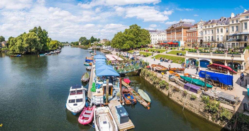 Richmond riverside restaurants along the Thames with outdoor seating and people dining