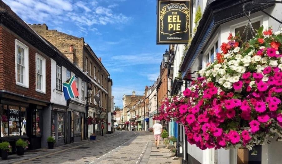 Twickenham Church Street shops with cafés and independent retailers